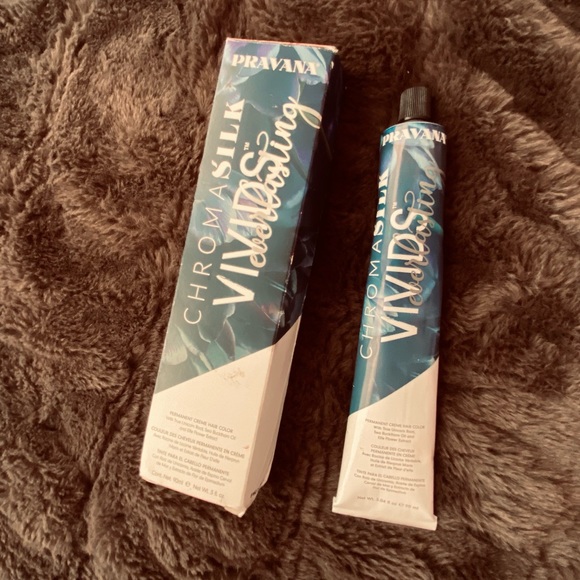 Pravana CHROMASILK VIVIDS everlasting (Scarlet Red) - Picture 5 of 6